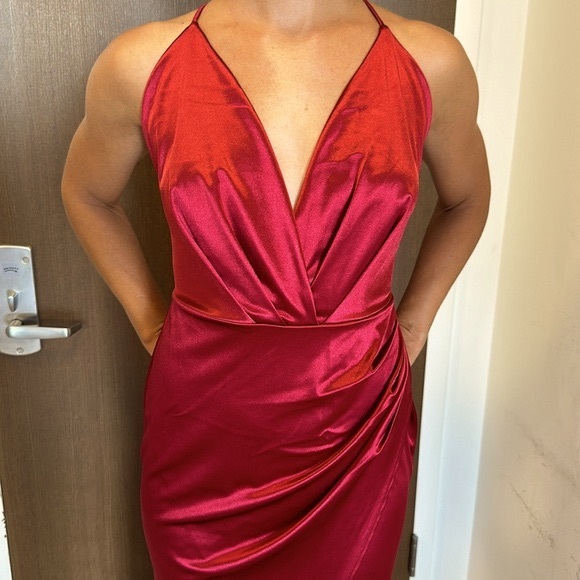 BRAND NEW Lulu’s Deep Red Plunge Drape Slit Dress with Adjustable Straps - Picture 7 of 15
